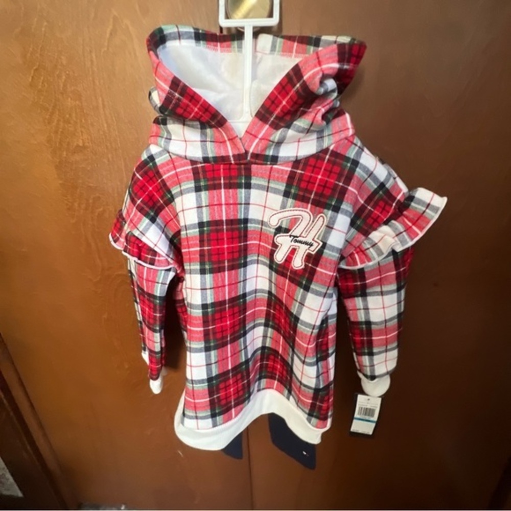 Tommy Hilfiger Holiday 2 Pc Outfit NWT 24 Mon. Hooded Plaid Top with Navy Pants